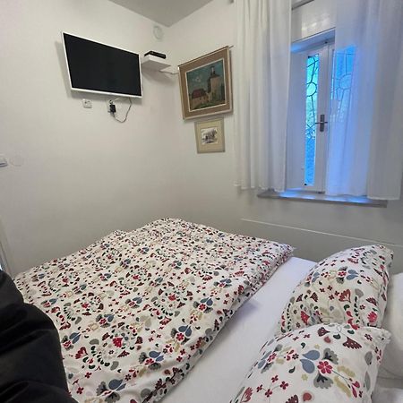 Very Close Studio Apartment Zagreb Exterior photo